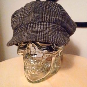 grey plaid pageboy cap